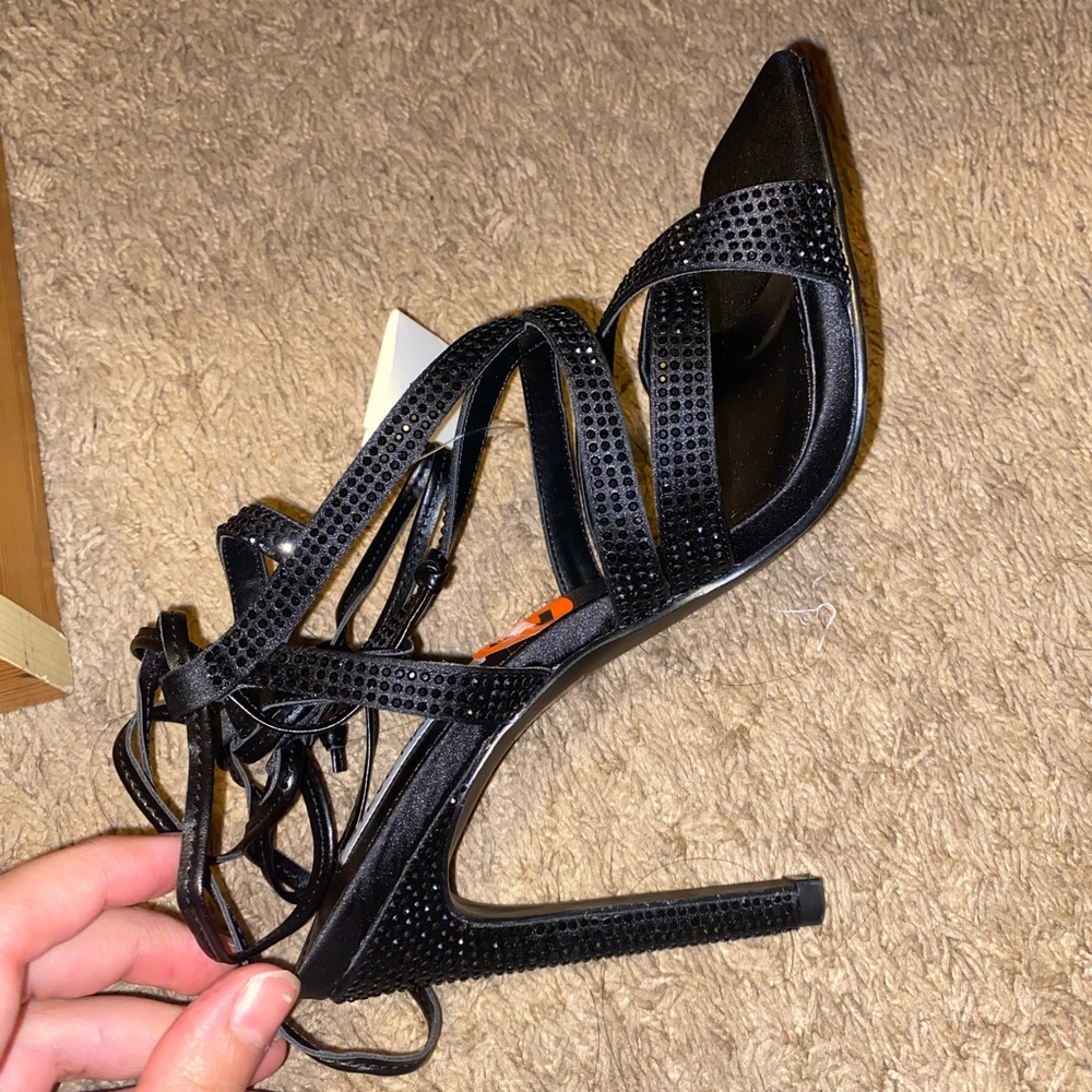 Steve Madden Dara Embell-ished Lace Up Heels Size 7 M